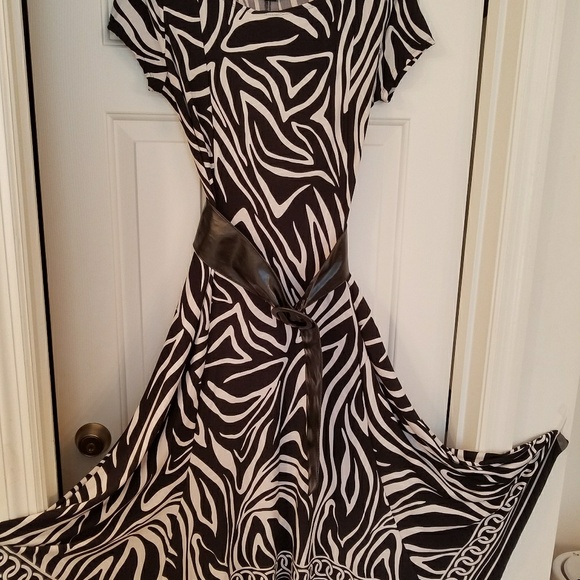 Dress - Picture 4 of 4